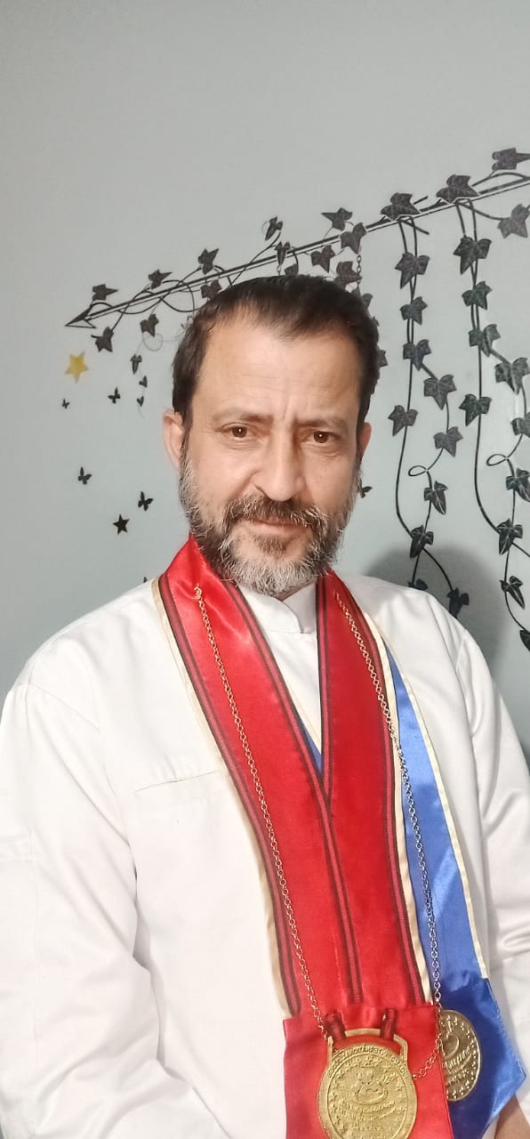 لقاؤنا يتجدد اليوم باستضافة شخصية أخرى من عالم الطبخ الشيف المتميز معاذ الخوام 