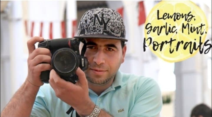 حمزة العياري بائع الليمون و الحمضيات وعاشق التصوير الفوتوغرافي. 