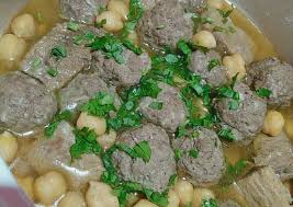 طبق المثوم العاصمي أرقى الأطباق التقليدية التي لا يمكن الاستغناء عنها في المائدة الرمضانية في الجزائر  جميلة خياري 